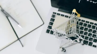 +8 E-commerce growth hacking strategies to Make Your Online Store Bigger in 2026